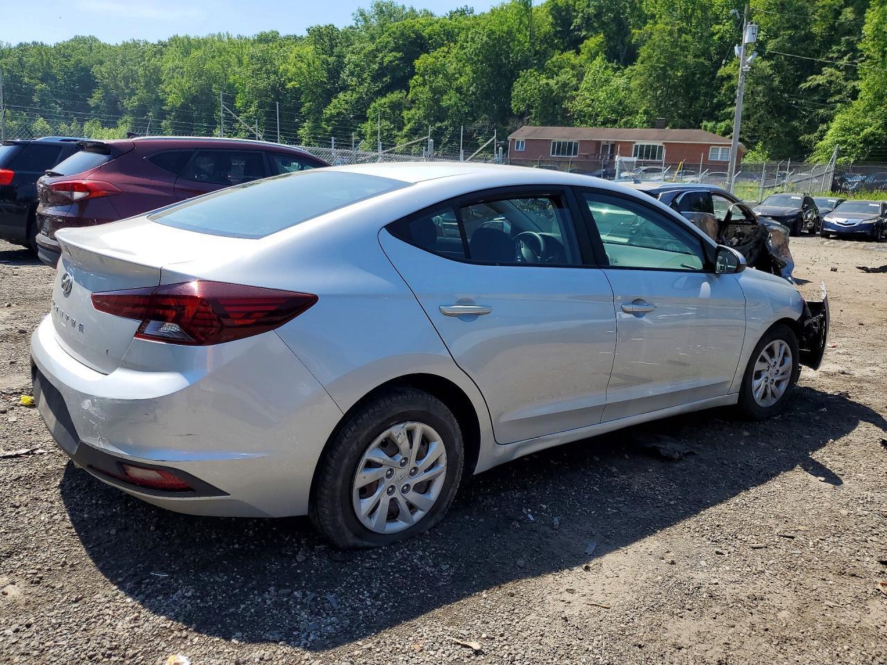 2019 Hyundai Elantra Se - Image 3