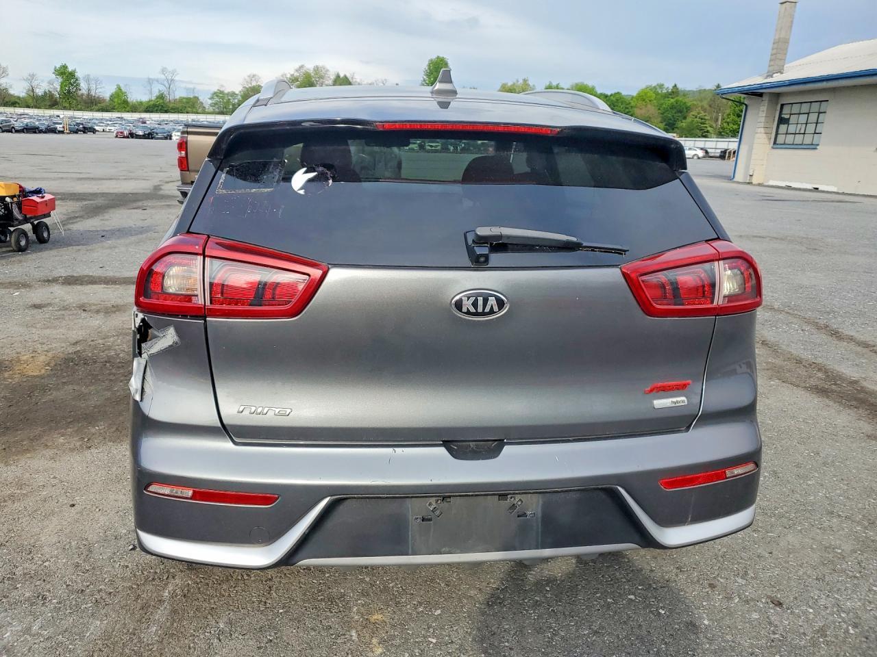 2017 Kia Niro Lx - Image 6