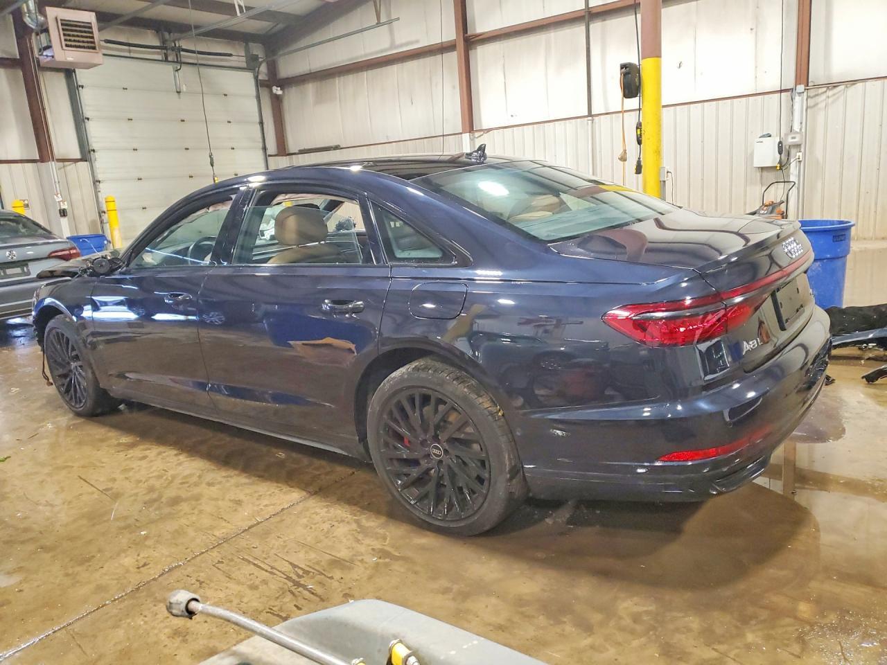 2021 Audi A8 L E - Фото 2