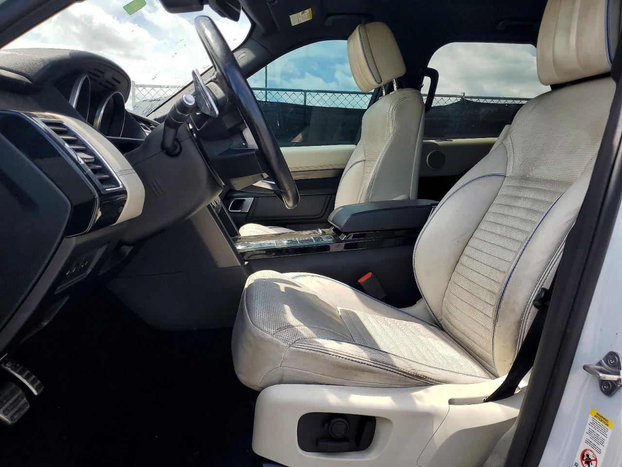 2017 Land Rover Discovery Hse Luxury - Image 7