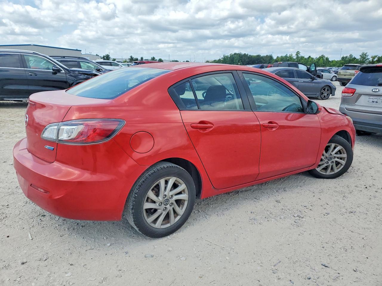 2013 Mazda 3 - Image 3