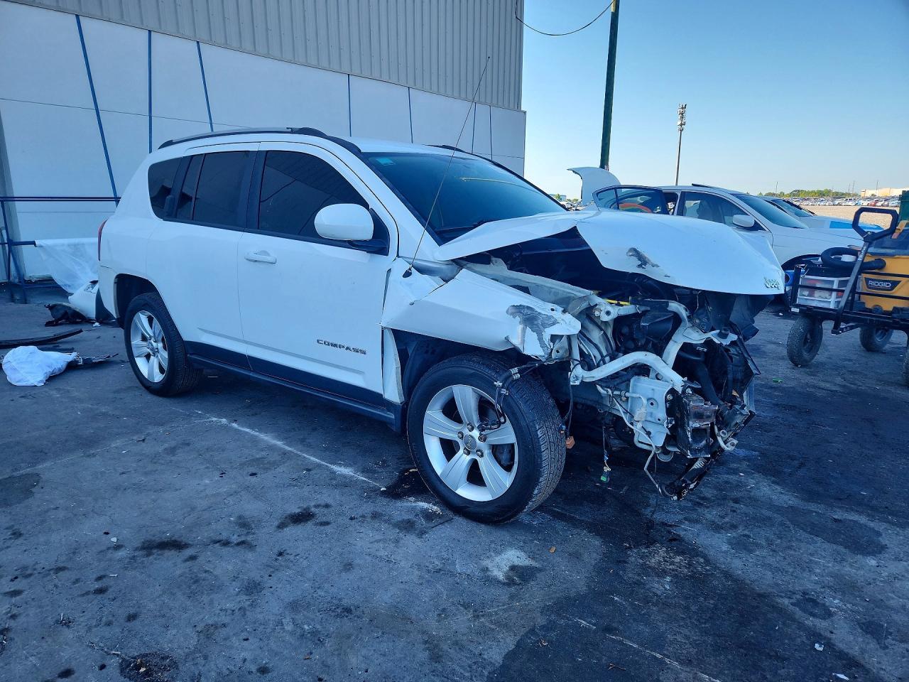 2016 Jeep Compass Latitude - Фото 4