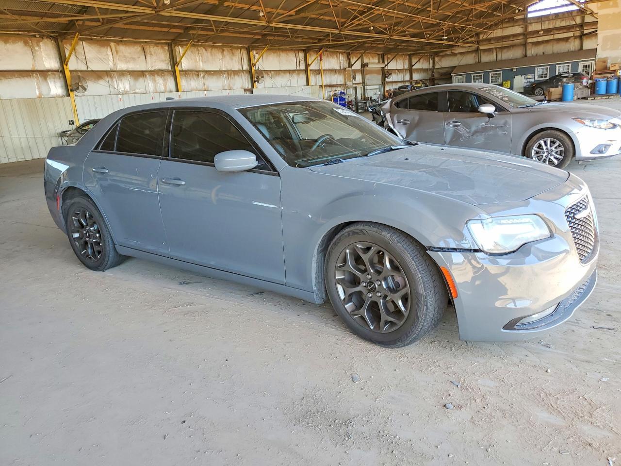 2017 Chrysler 300 S - Image 4