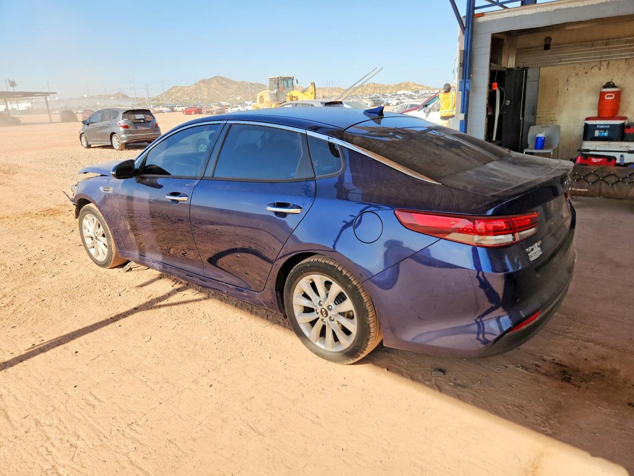 2018 Kia Optima S - Фото 2