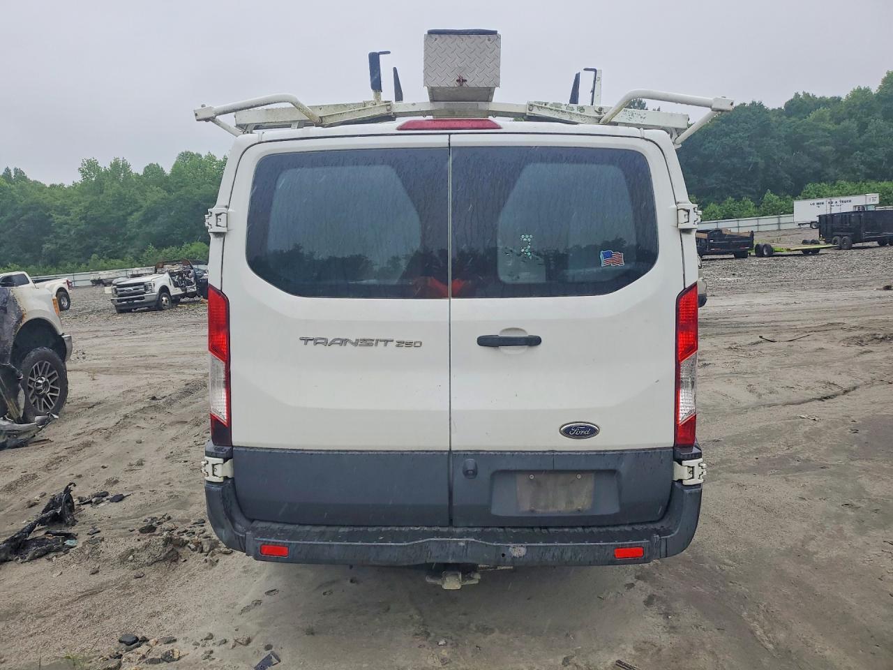 2017 Ford Transit T-250 - Image 6