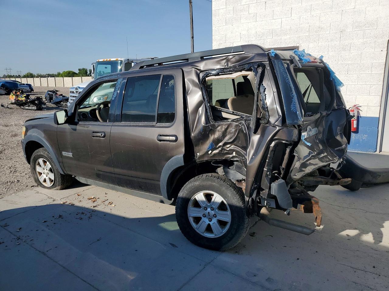 2007 Ford Explorer Xlt - Фото 2