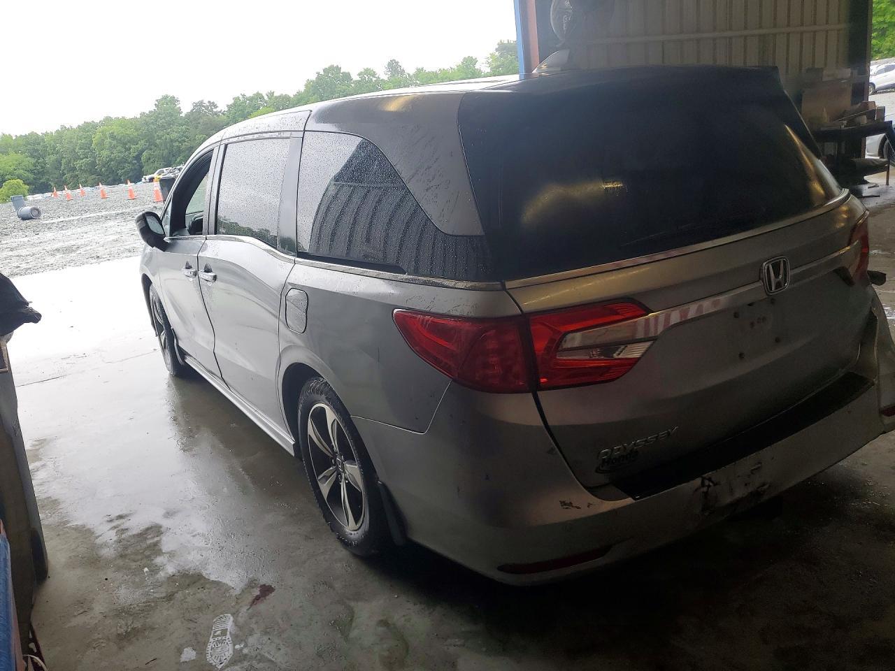 2018 Honda Odyssey Touring - Фото 2