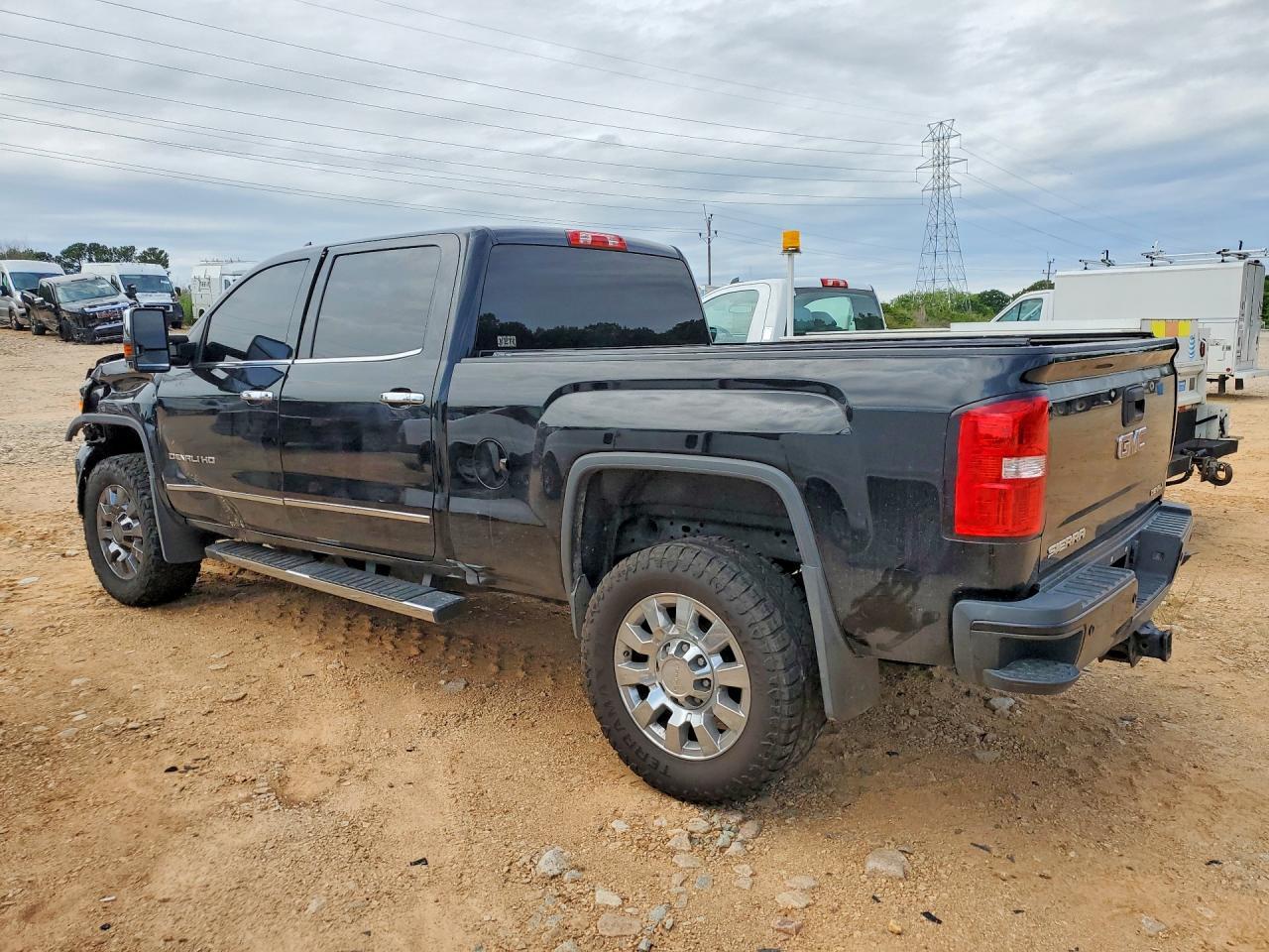 2016 GMC Sierra K2500 Denali - Фото 2