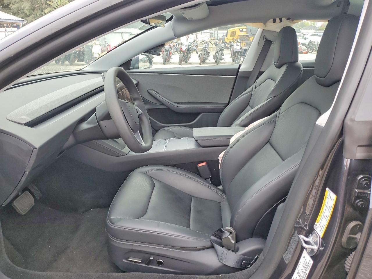 2025 Tesla Model 3 - Image 7