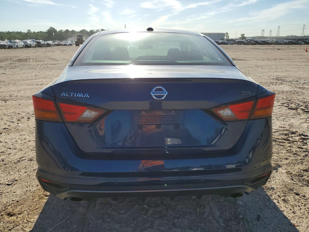 2022 Nissan Altima Sr - Фото 6