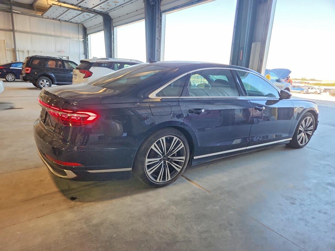 2023 Audi A8 L - Фото 3
