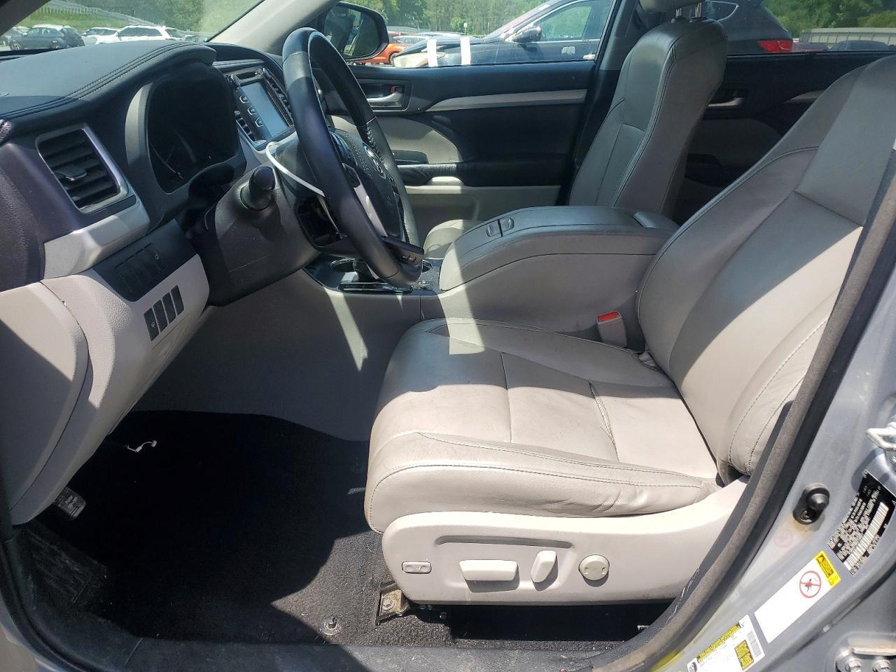 2016 Toyota Highlander Xle - Image 7