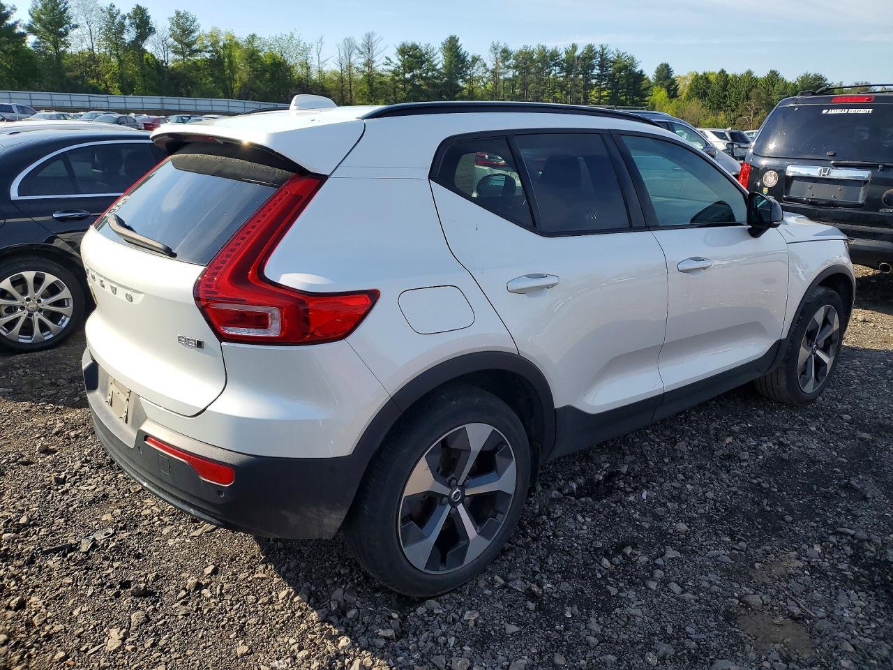 2024 Volvo Xc40 Plus - Фото 3