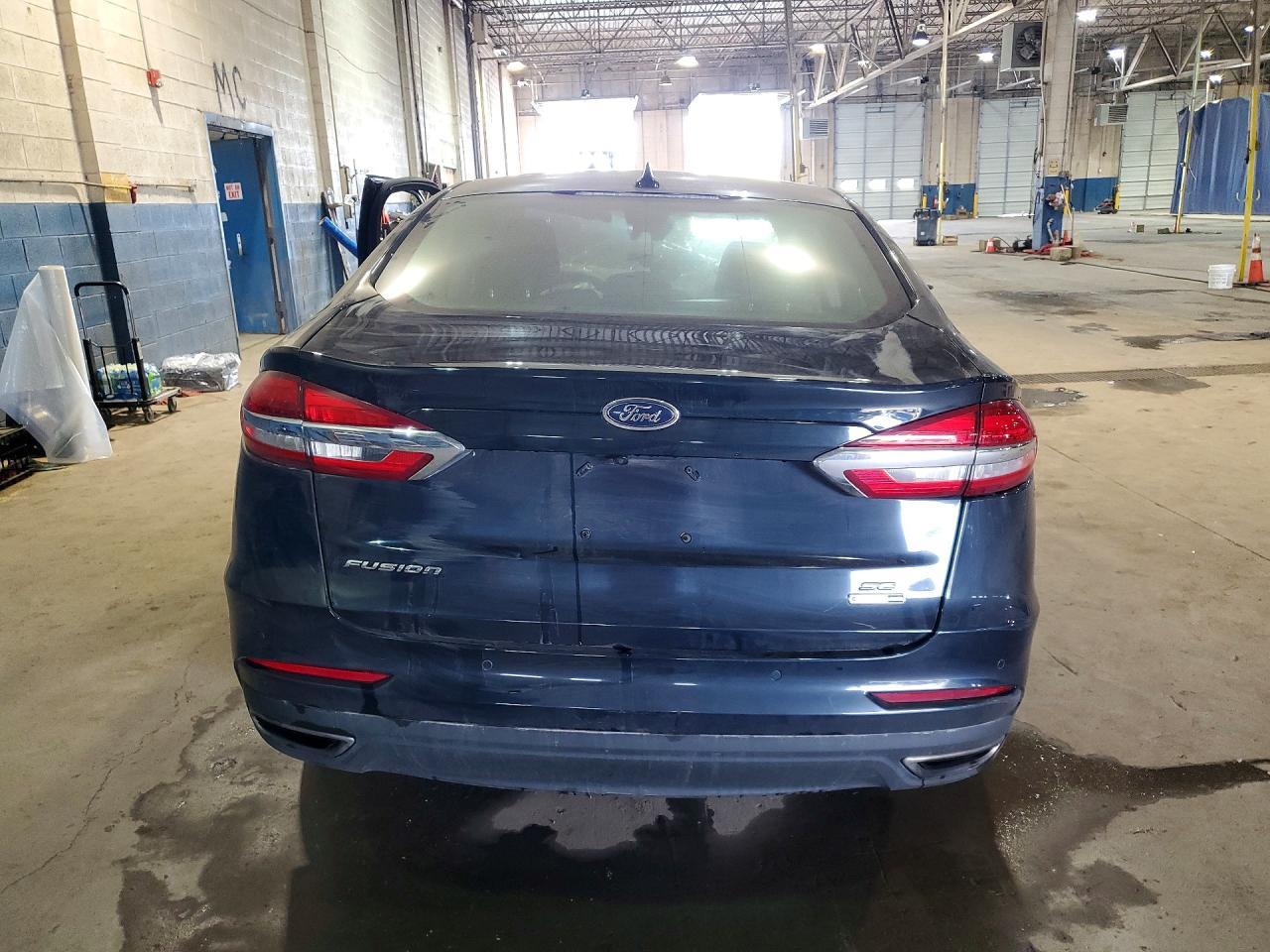 2020 Ford Fusion Se - Фото 6