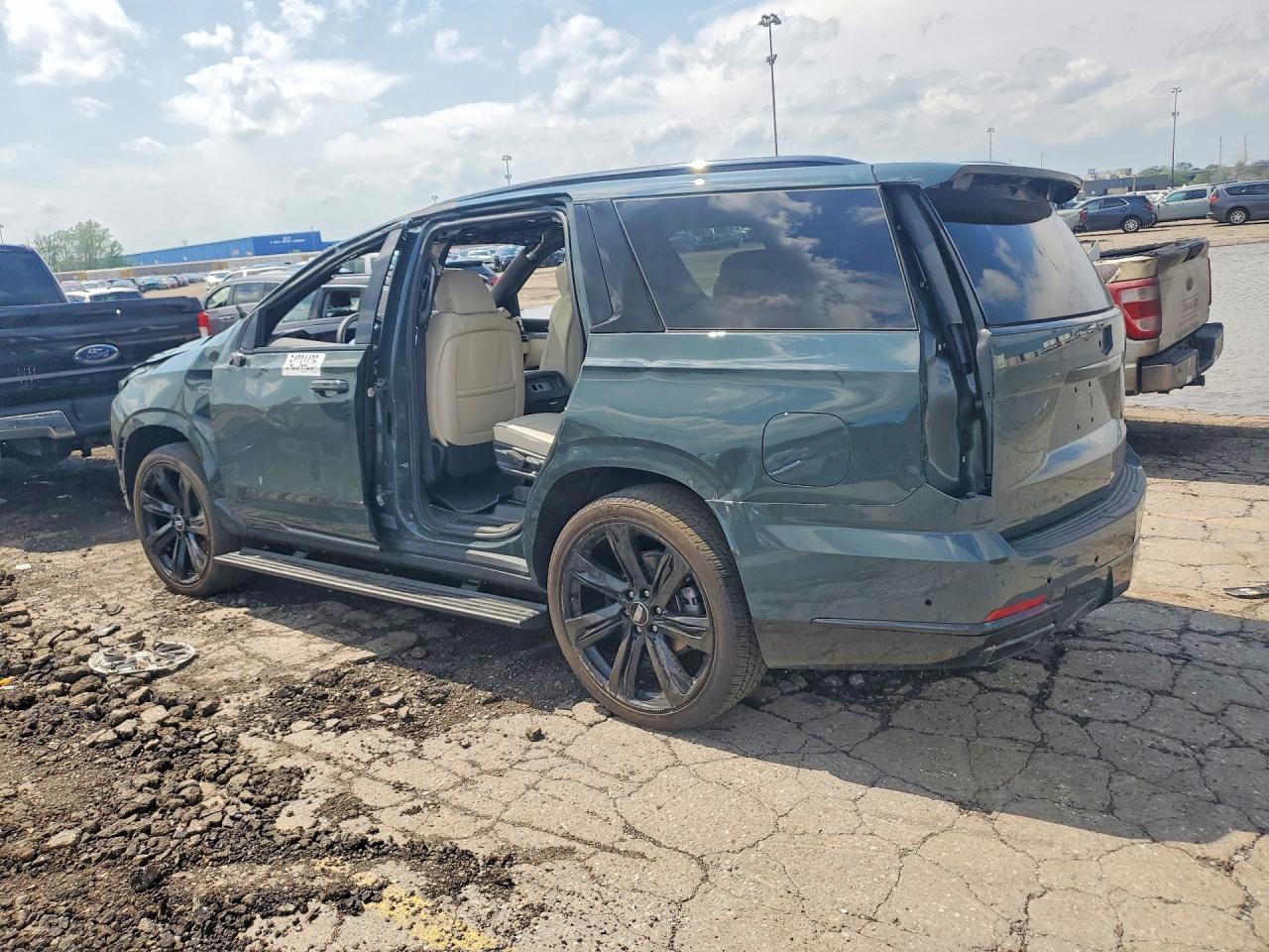 2025 Cadillac Escalade Sport - Фото 2