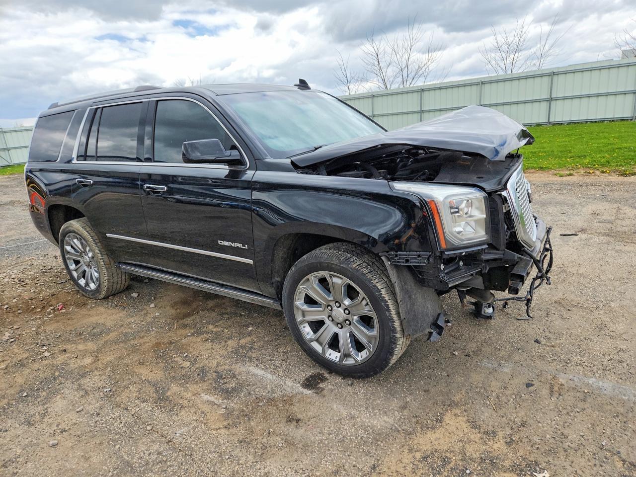 2017 GMC Yukon Denali - Image 4