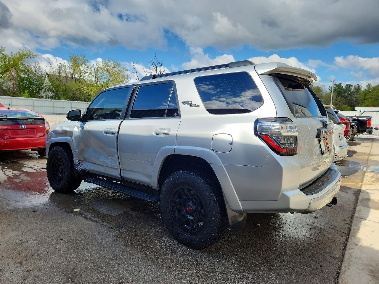 2022 Toyota 4Runner Trd Off-Road Premium - Image 2