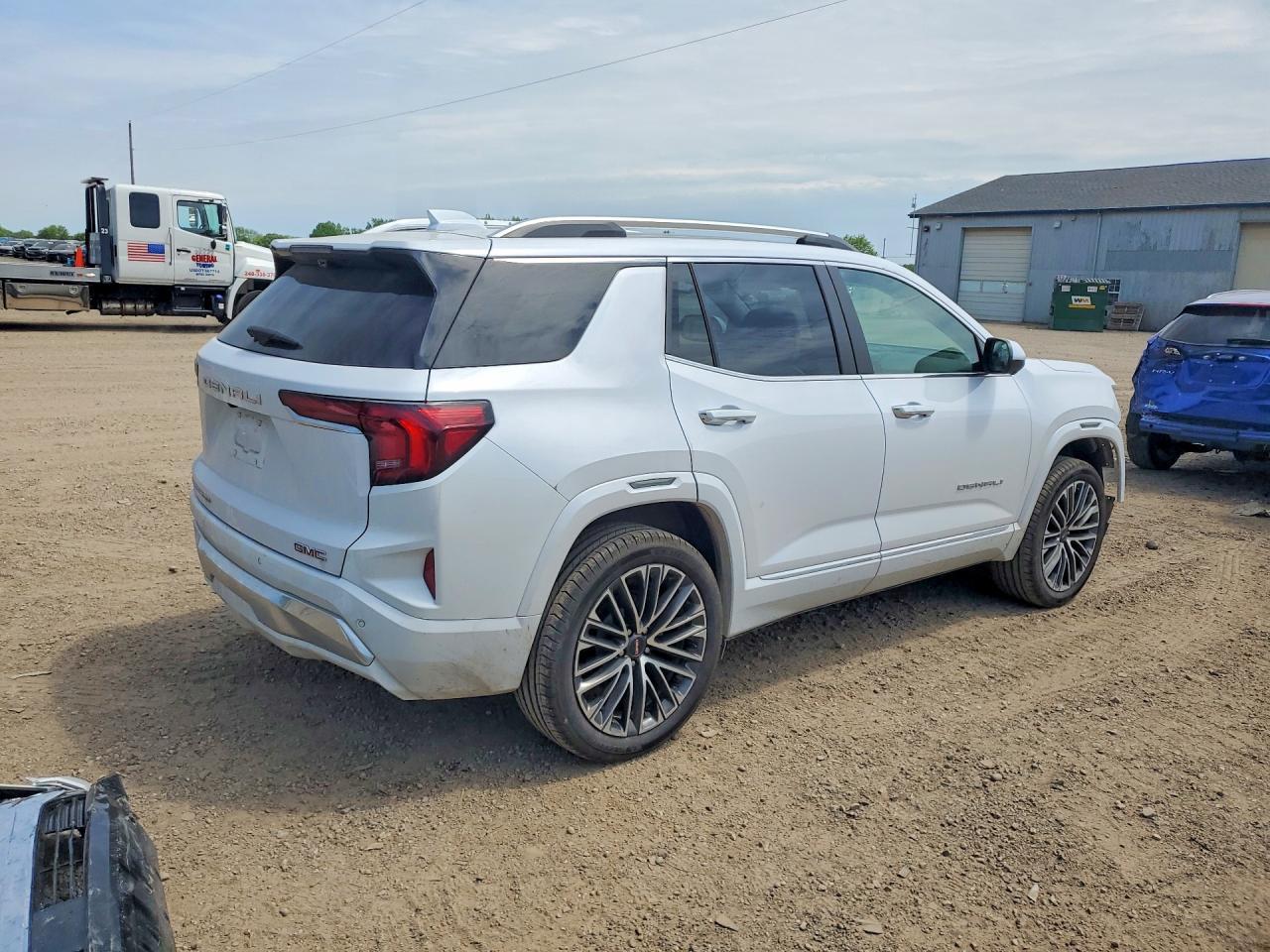 2026 GMC Terrain Denali - Фото 3