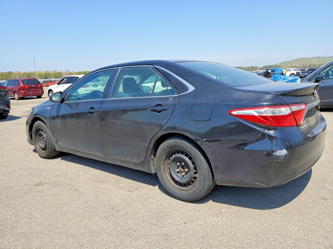 2016 Toyota Camry Hybrid Le - Фото 2