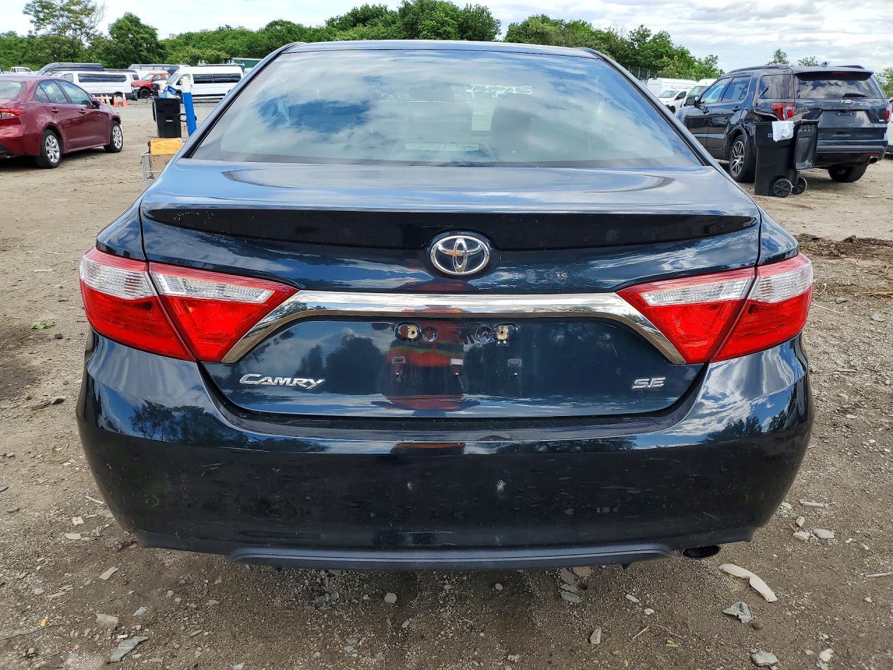 2017 Toyota Camry Se - Фото 6