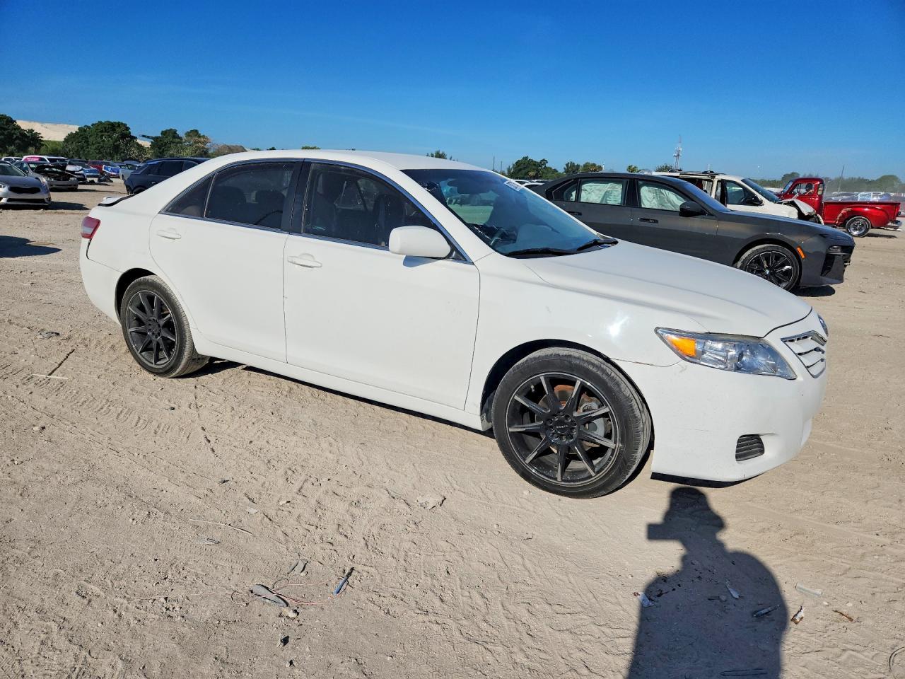 2010 Toyota Camry Le - Фото 4