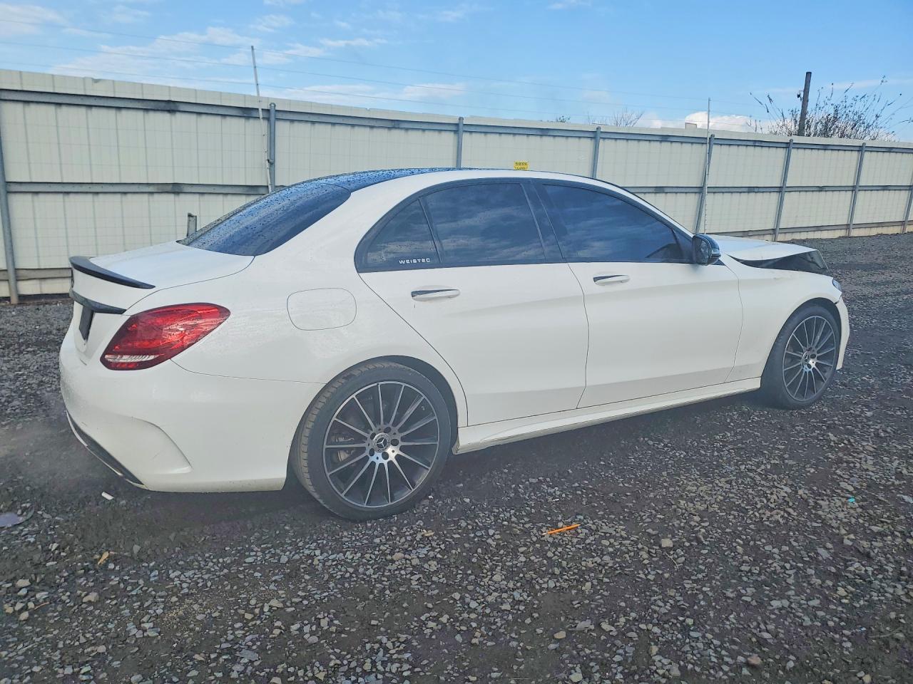 2018 Mercedes-Benz C 300 4Matic - Image 3