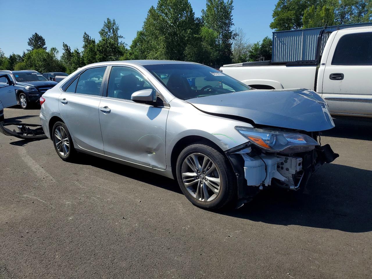 2016 Toyota Camry Se - Фото 4