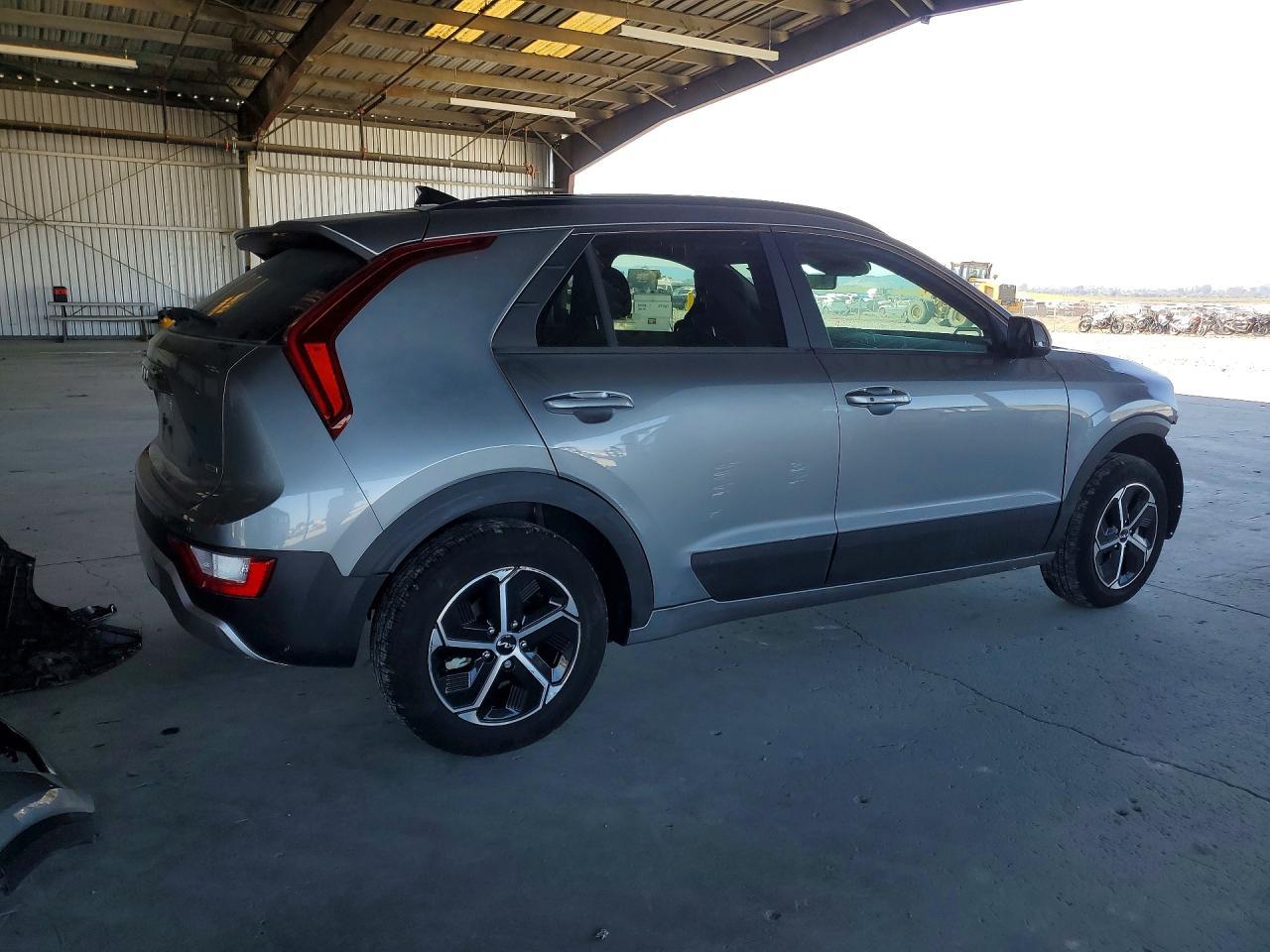 2024 Kia Niro Ex - Image 3