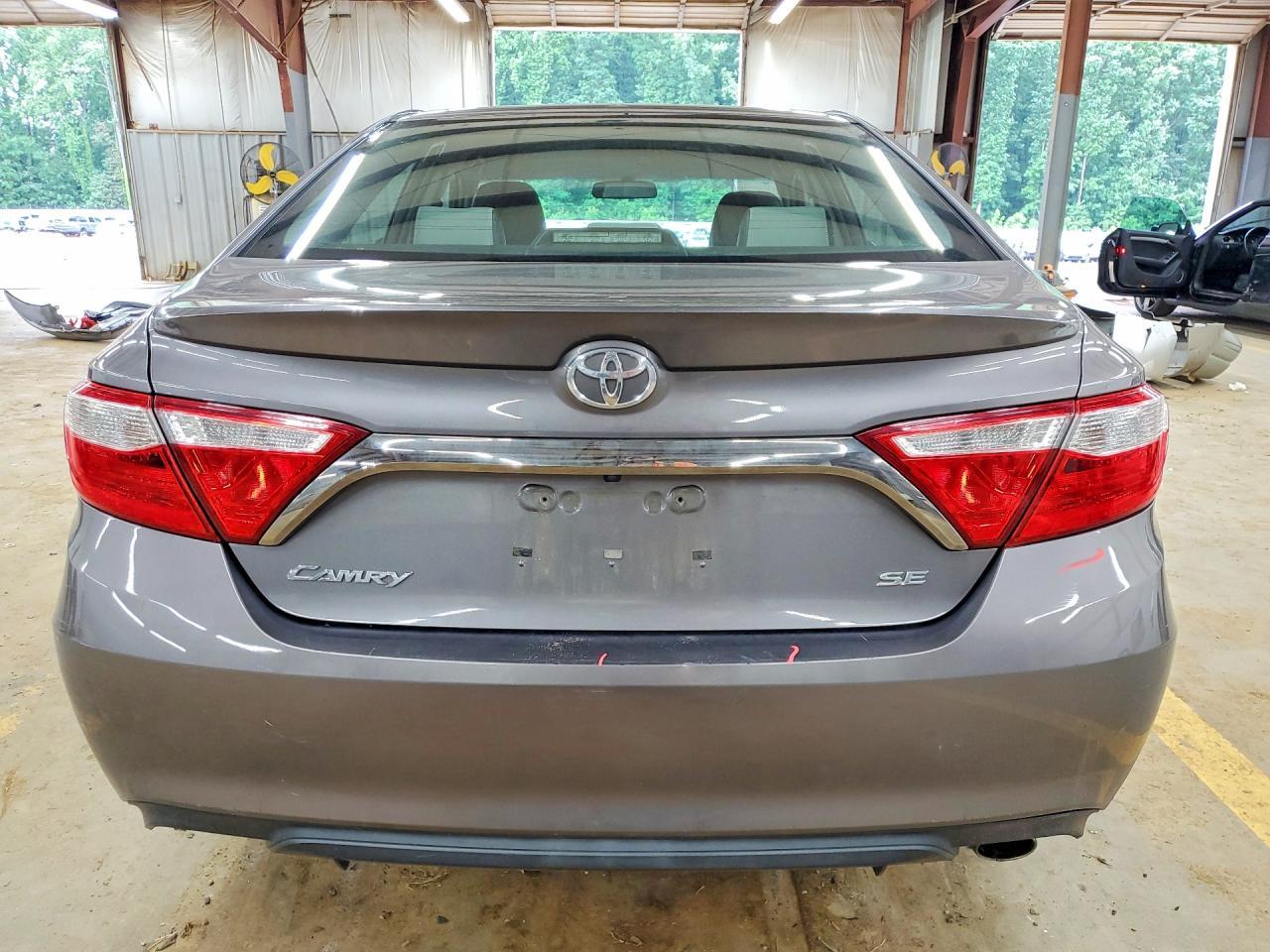 2016 Toyota Camry Se - Фото 6