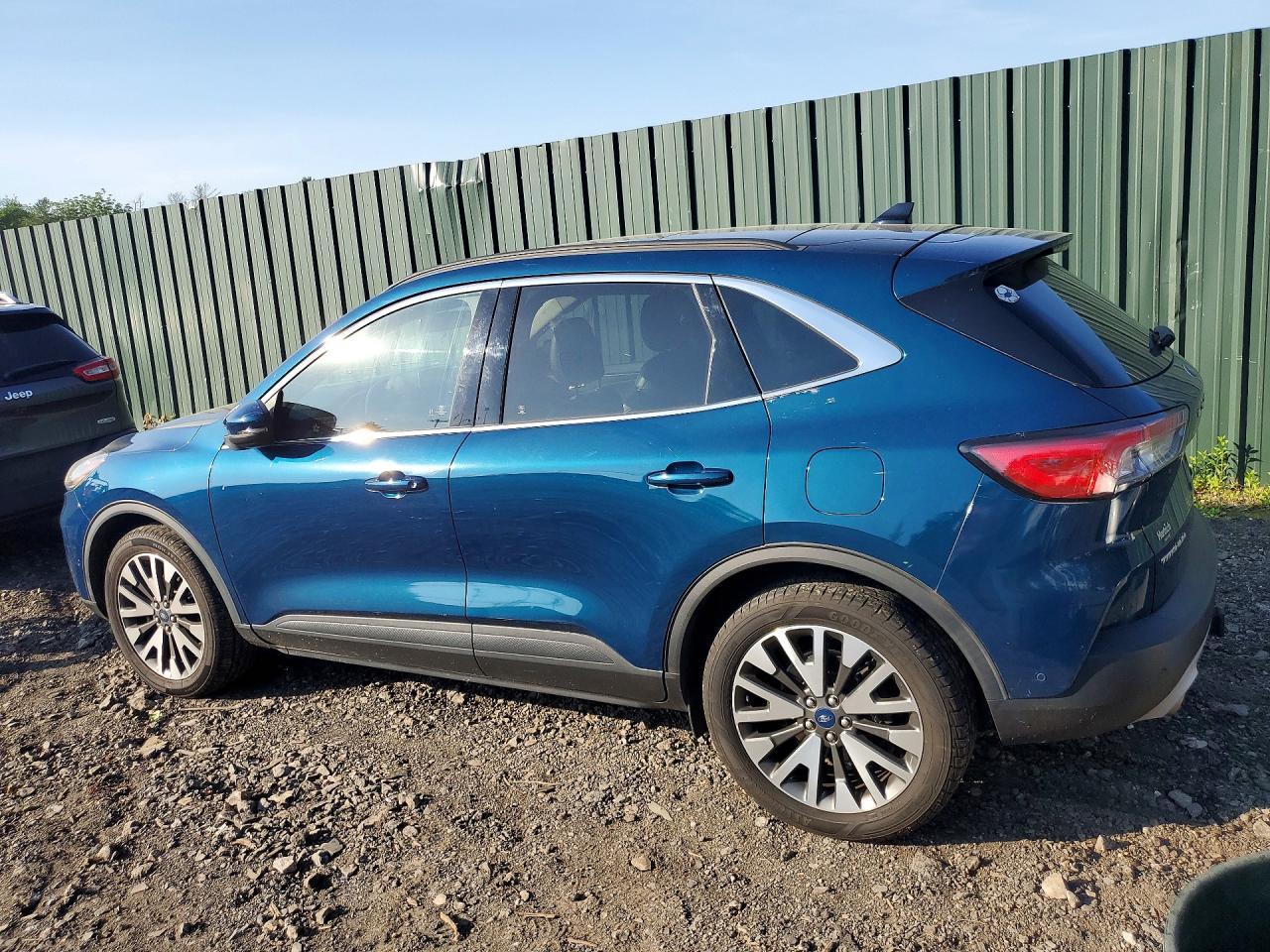 2020 Ford Escape Titanium - Фото 2
