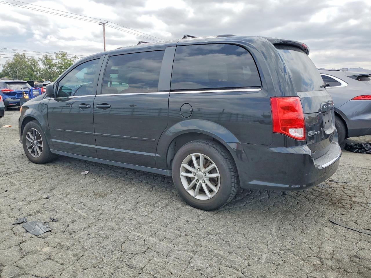 2017 Dodge Grand Caravan Sxt - Image 2