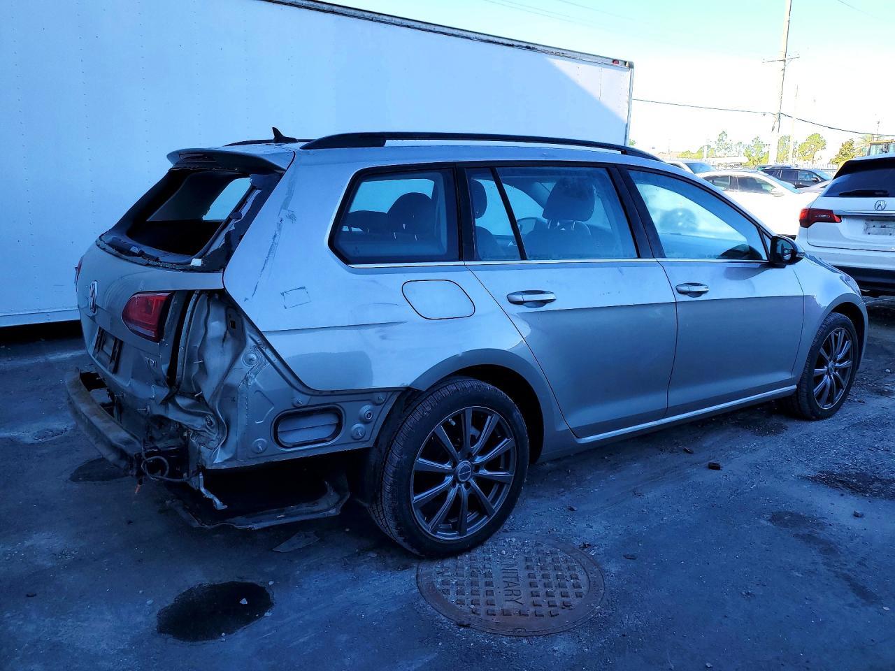 2015 Volkswagen Golf Sportwagen Tdi S - Фото 3