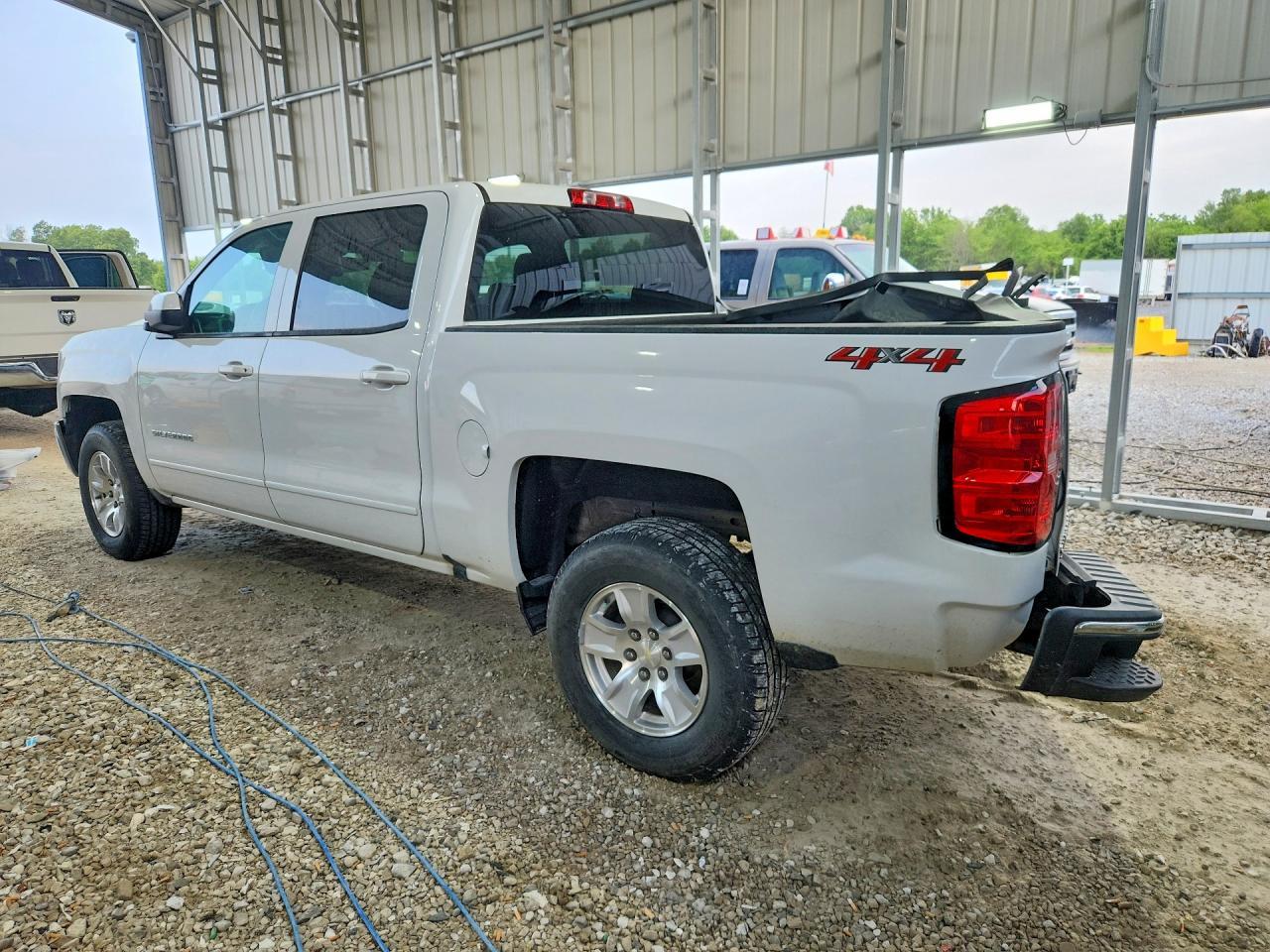 2018 Chevrolet Silverado K1500 Lt - Image 2