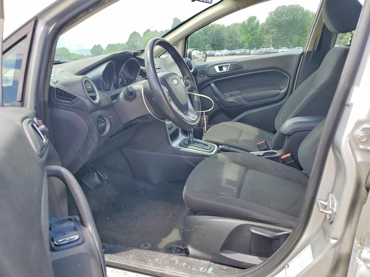 2015 Ford Fiesta Se - Image 7