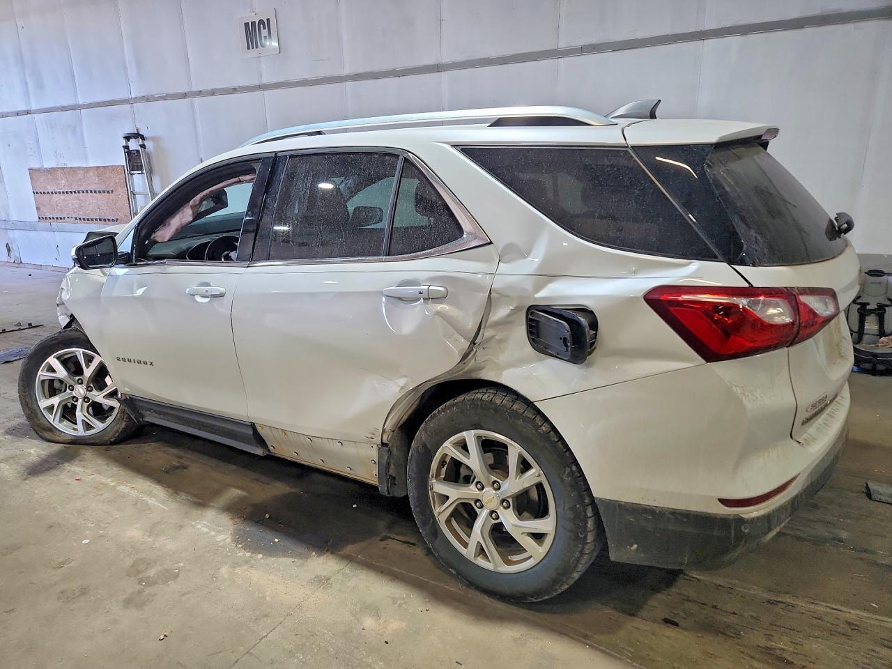 2018 Chevrolet Equinox Lt - Image 2