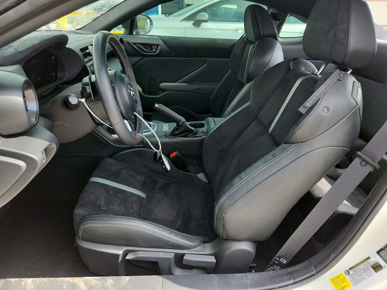 2025 Toyota Gr 86 Premium - Image 7