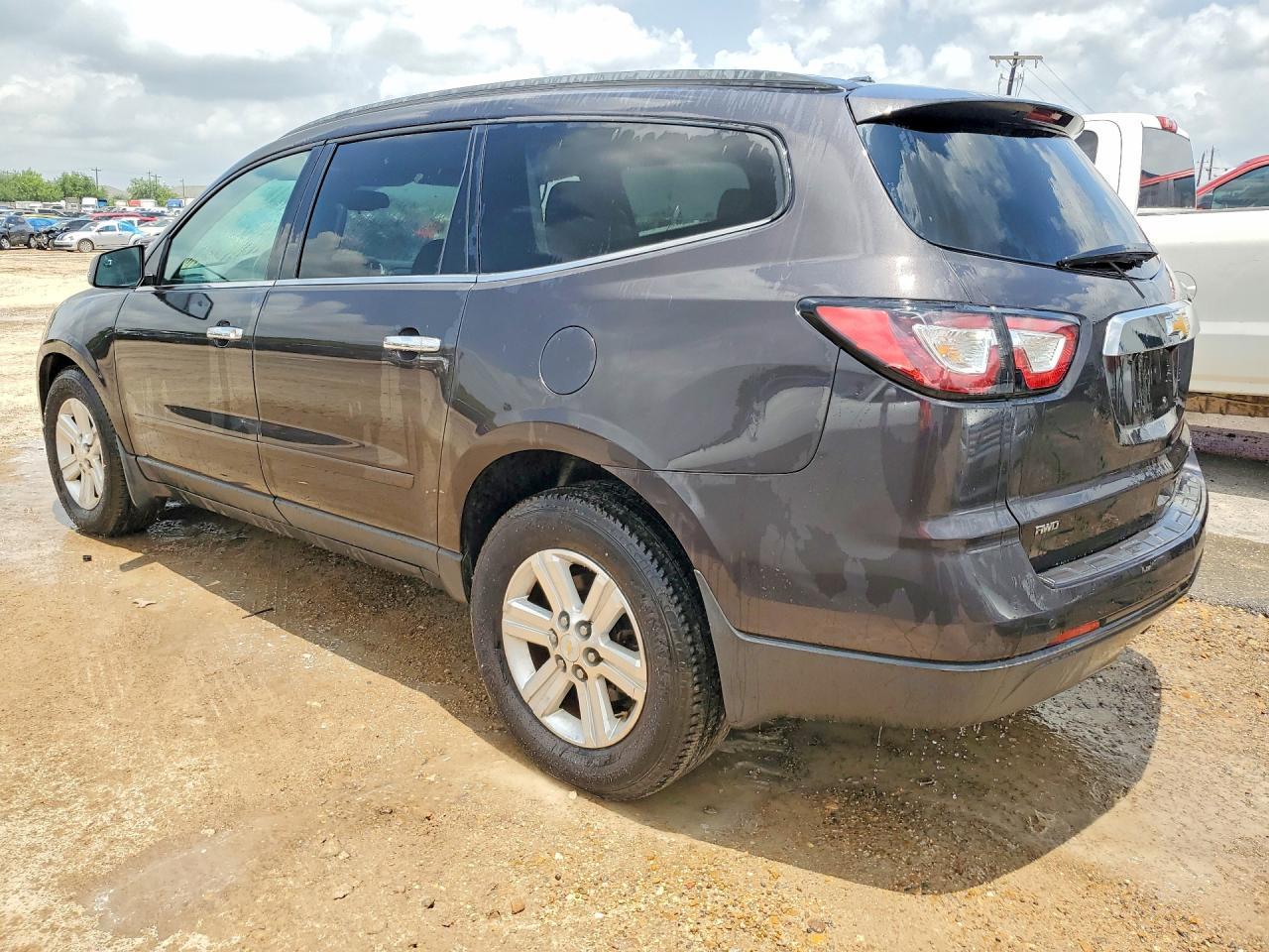 2014 Chevrolet Traverse Lt - Image 2