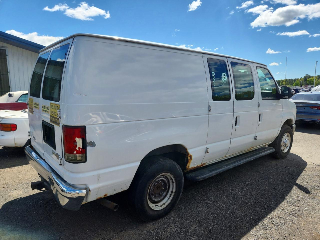 2013 Ford Econoline E250 Van - Фото 3