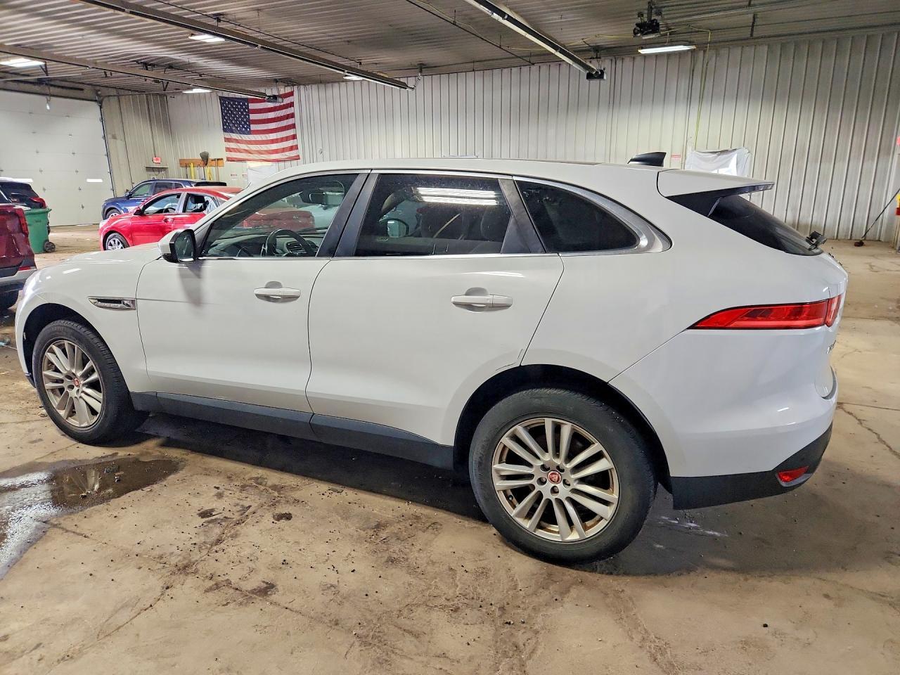 2020 Jaguar F-Pace Prestige - Фото 2