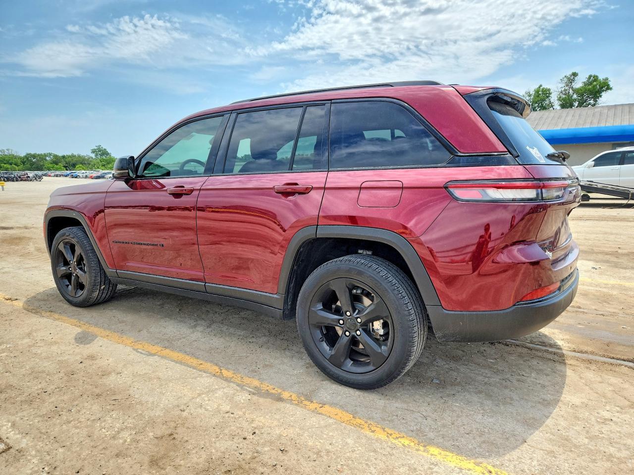 2023 Jeep Grand Cherokee Limited - Image 2