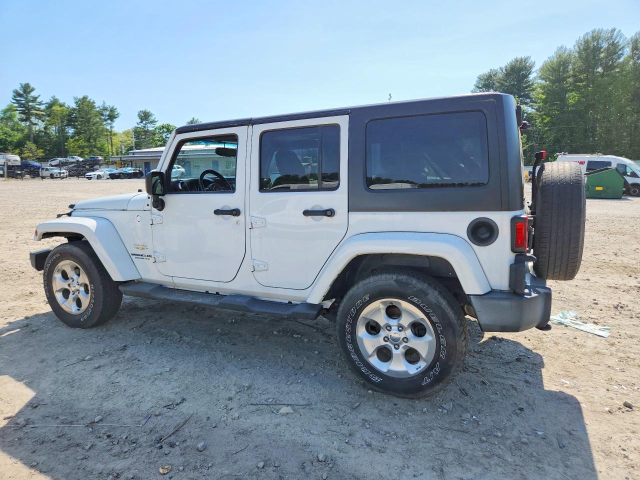 2015 Jeep Wrangler Unlimited Sahara - Фото 2