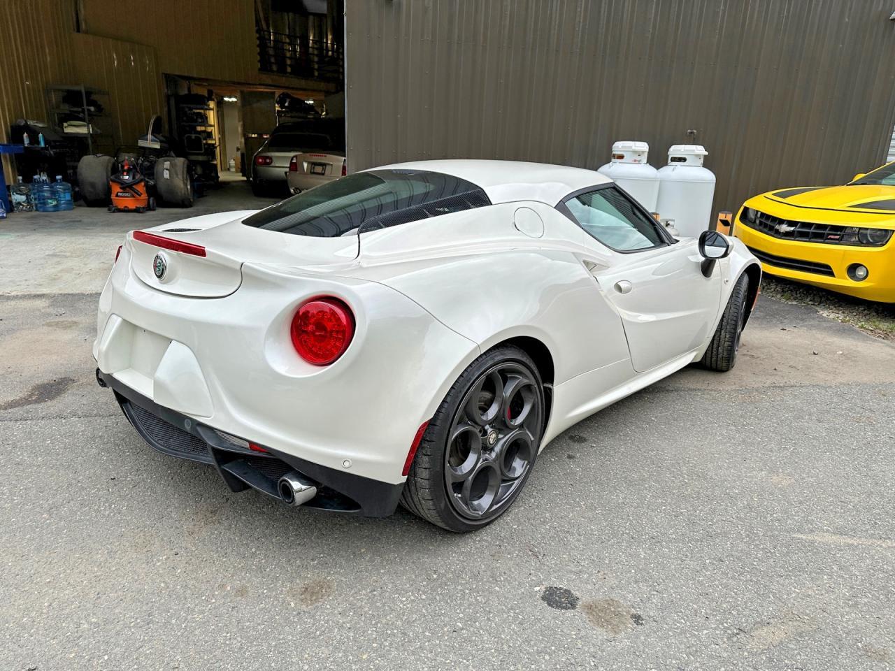 2016 Alfa Romeo 4C - Фото 4