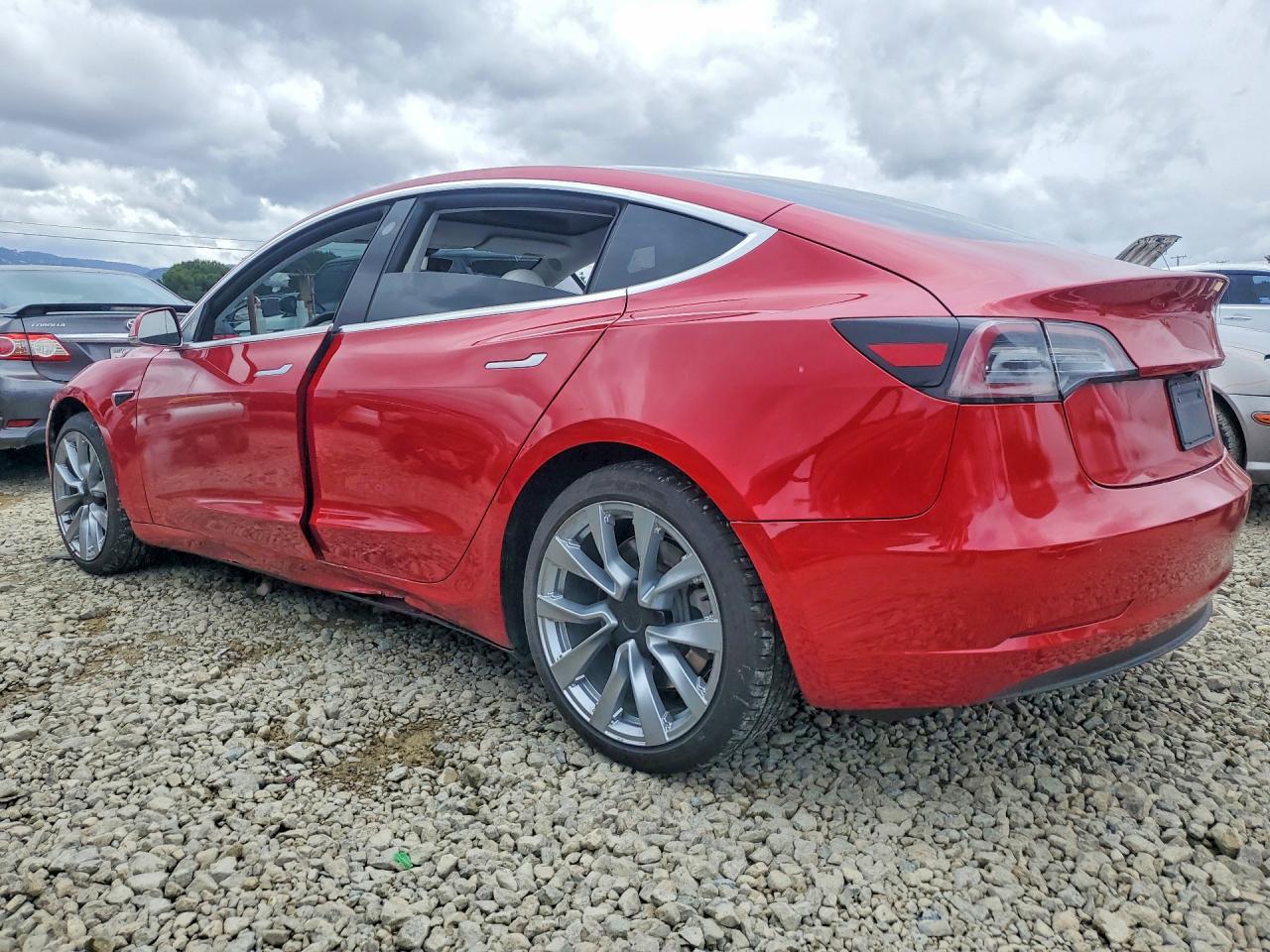 2020 Tesla Model 3 - Фото 2