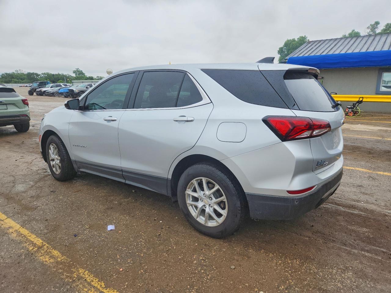 2022 Chevrolet Equinox Lt - Фото 2