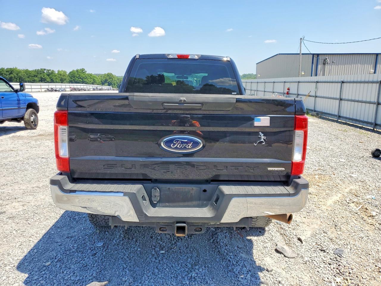 2017 Ford F250 Super Duty - Image 6