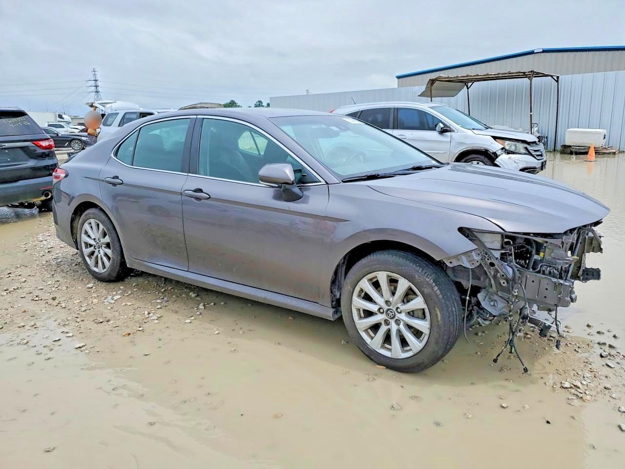 2019 Toyota Camry - Image 4