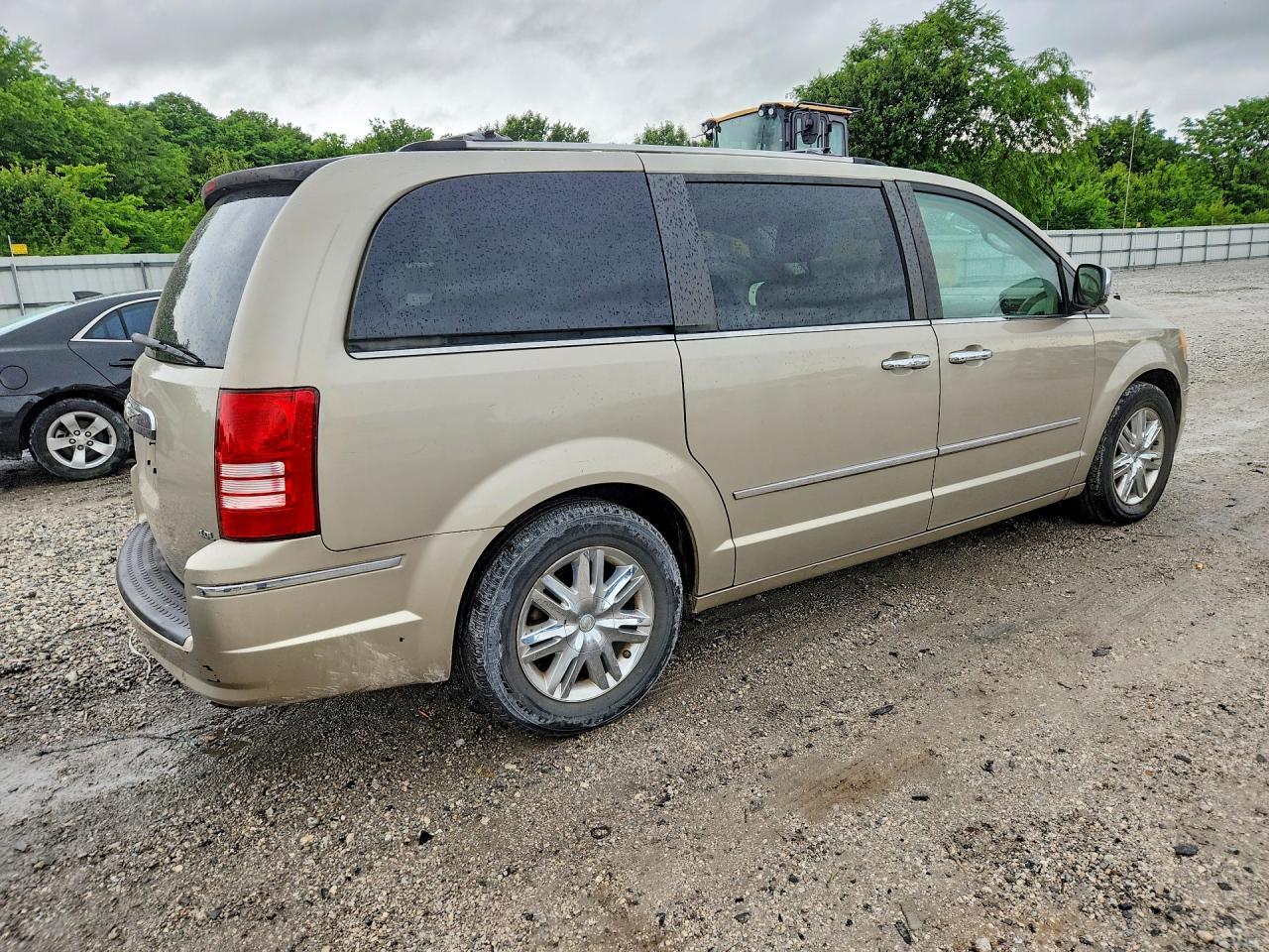 2008 Chrysler Town & Country Limited - Фото 3