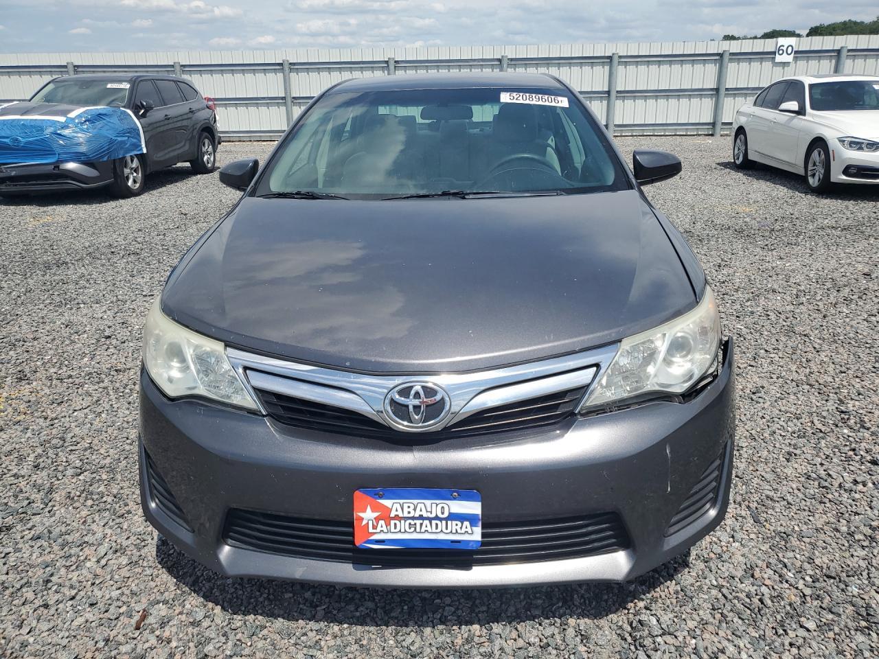 2014 Toyota Camry Le - Фото 5