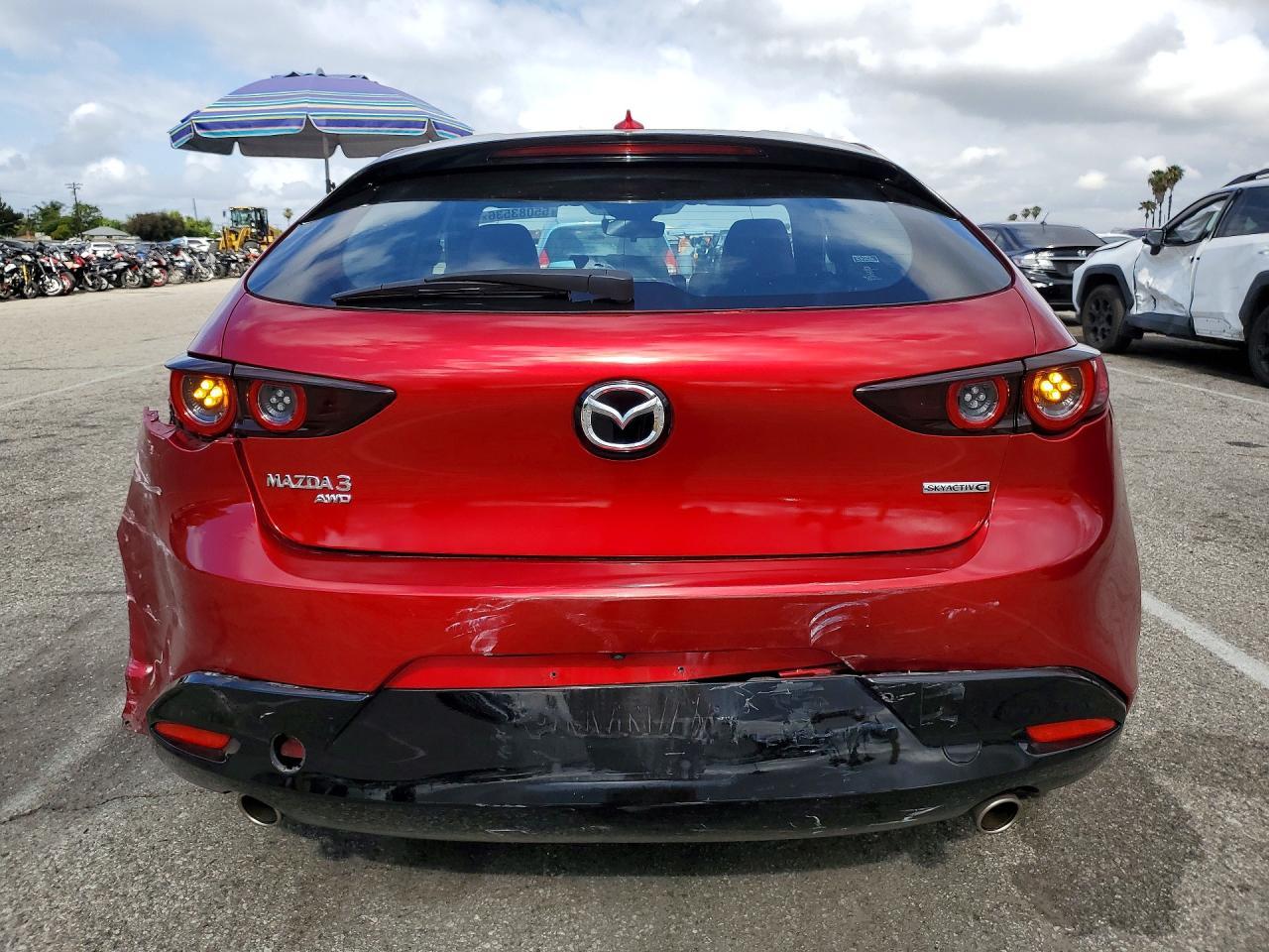 2020 Mazda 3 Premium - Image 6
