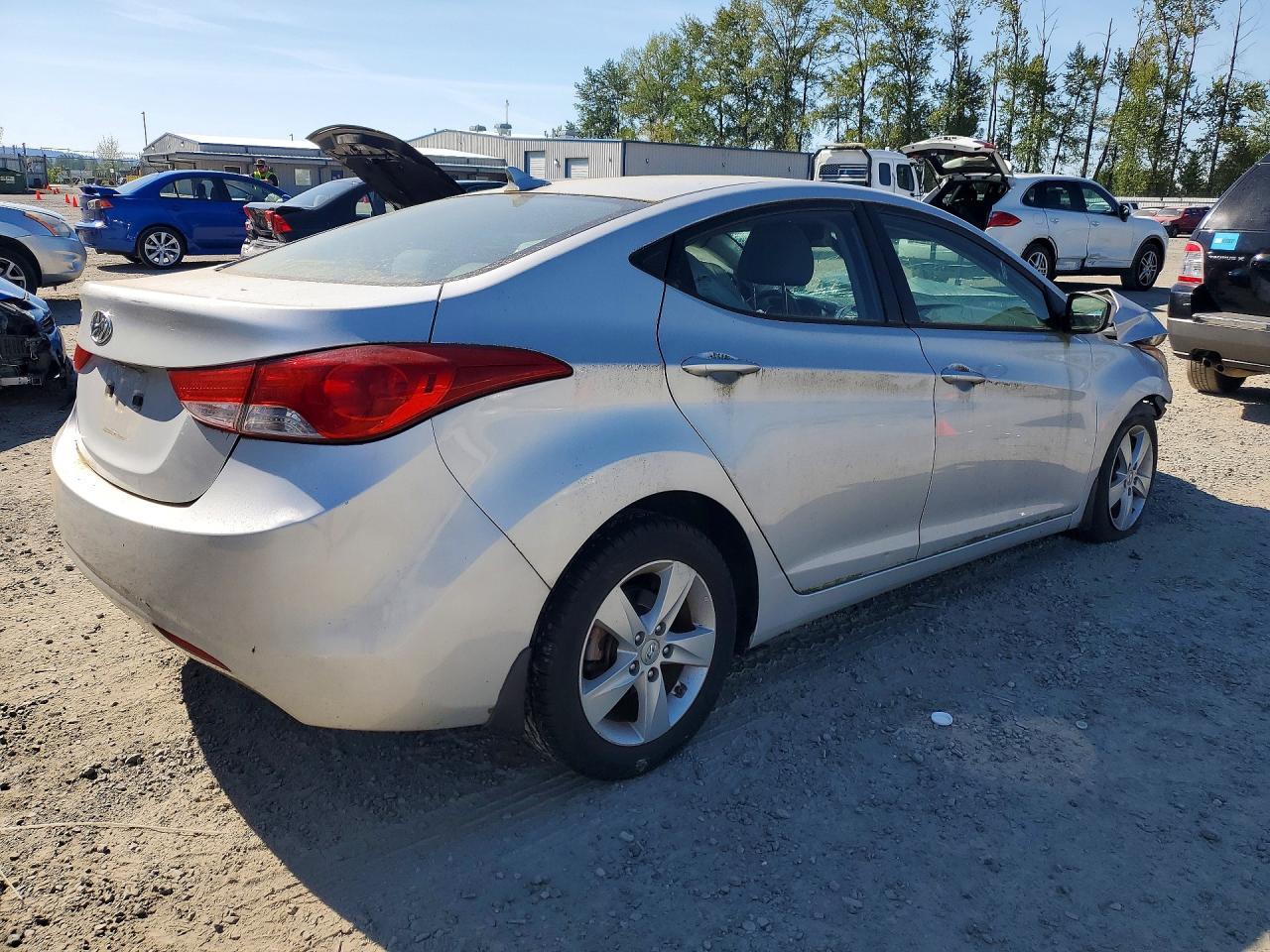 2013 Hyundai Elantra Gls - Фото 3
